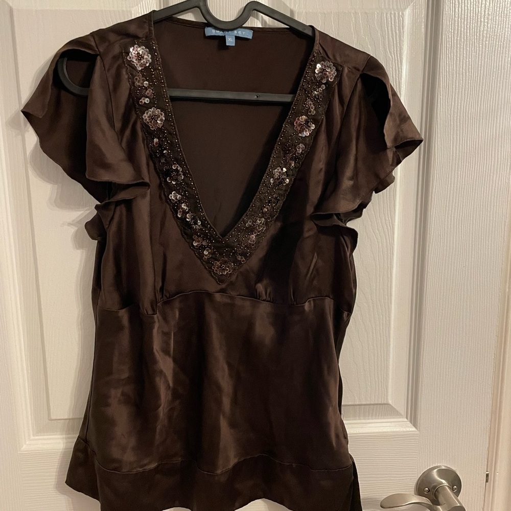 🐰smart set silk sequin beaded top
